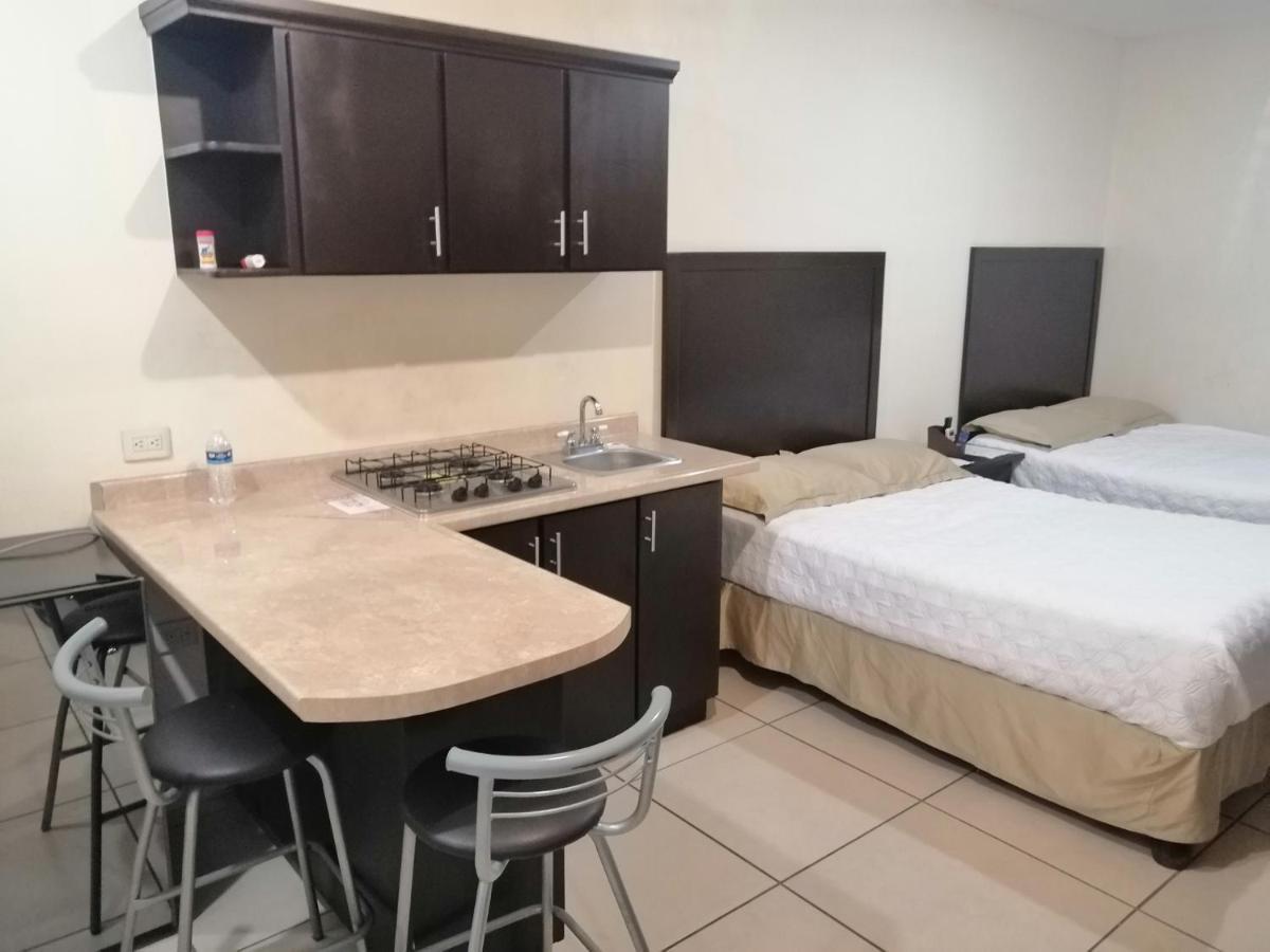 Hgen Rooms & Suites Los Mochis Esterno foto