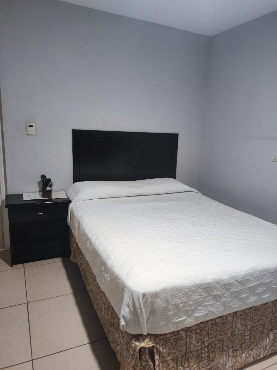Hgen Rooms & Suites Los Mochis Esterno foto