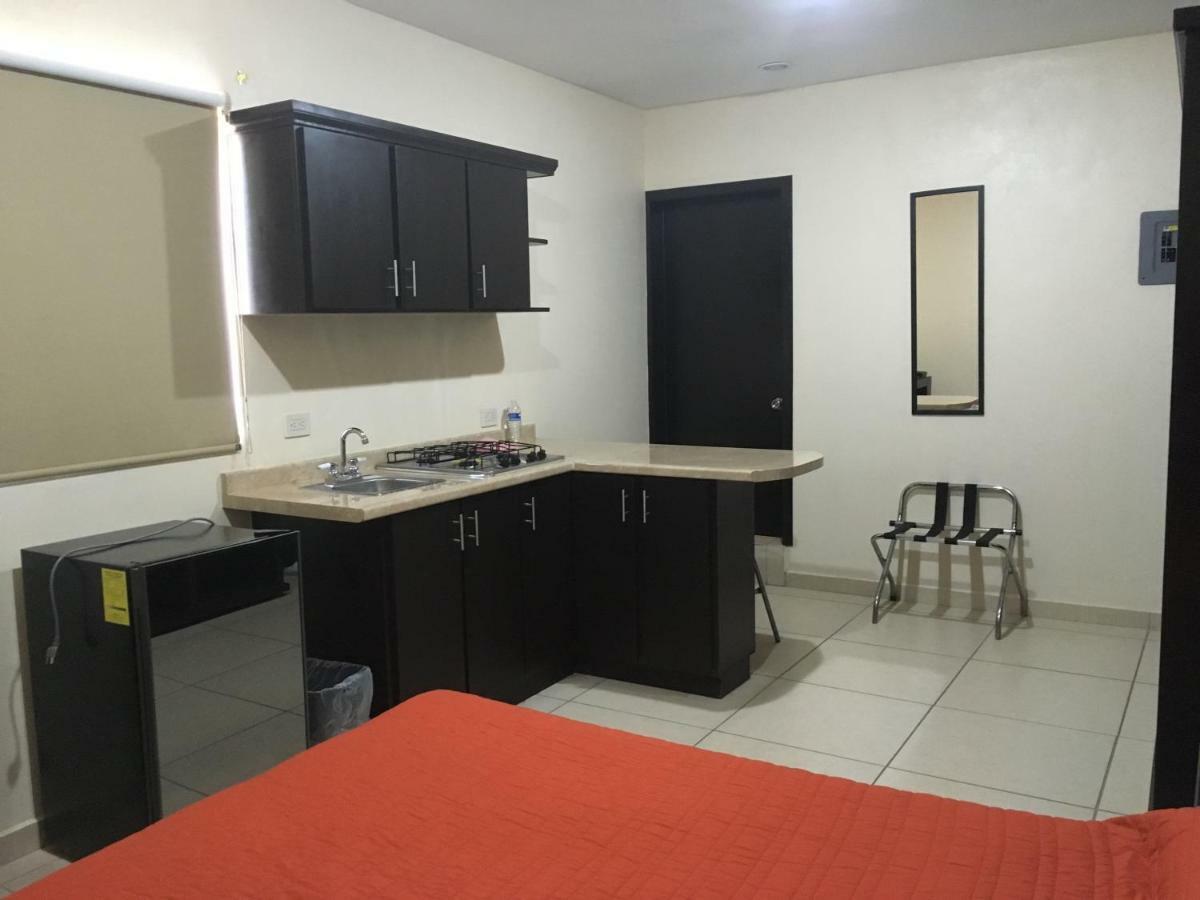 Hgen Rooms & Suites Los Mochis Esterno foto