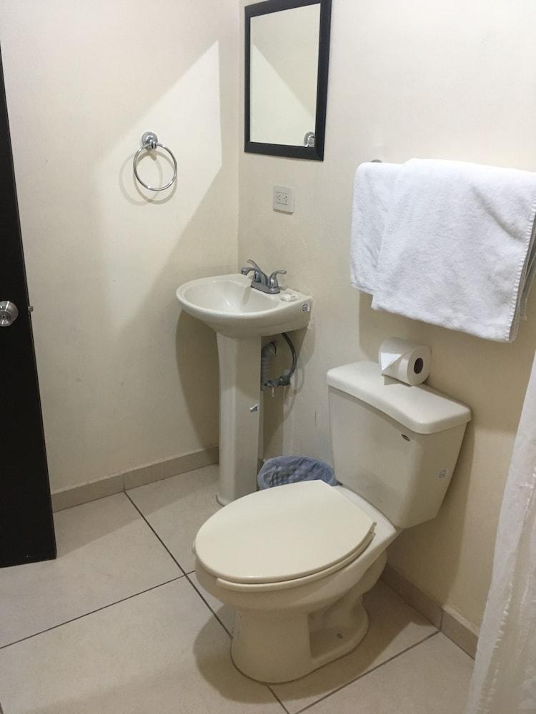 Hgen Rooms & Suites Los Mochis Esterno foto