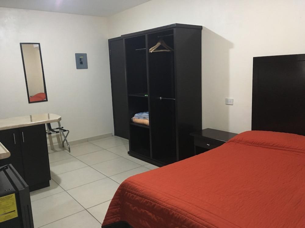 Hgen Rooms & Suites Los Mochis Esterno foto